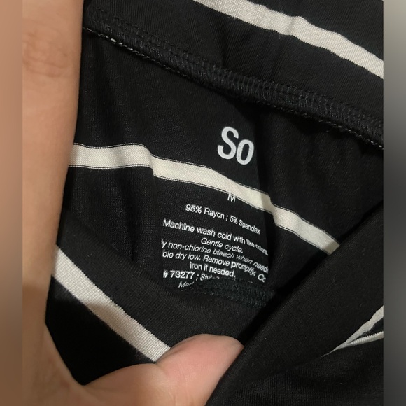 🖤🤍Black & White Stripes Hankerchief Skirt🖤🤍 - Picture 4 of 5